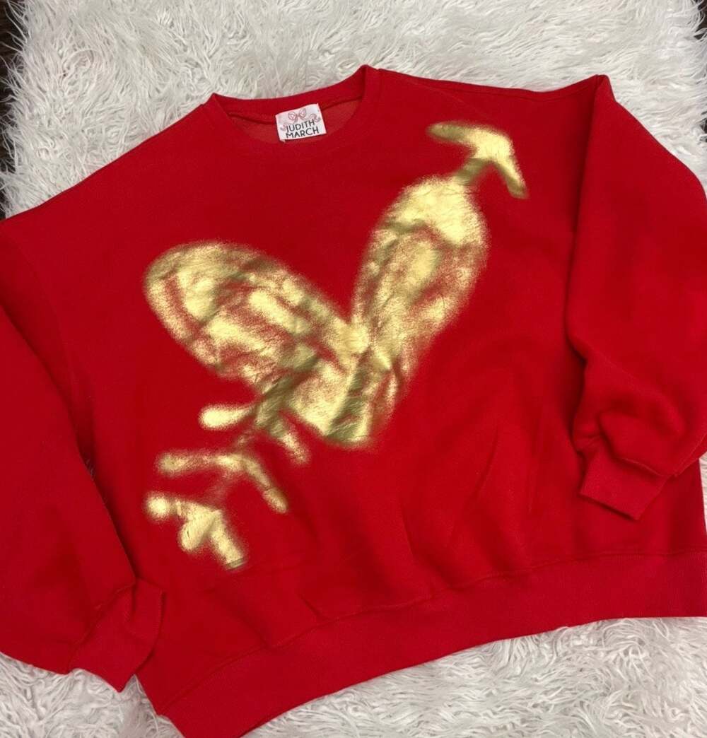 Judith March Medium Sweatshirt with Gold Graphic Heart